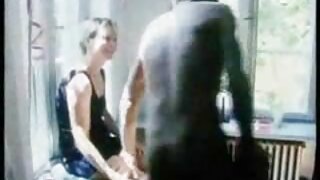Грудаста ципочка мастурбація порно відео з пов'язаними і підвішеними цицьками чекає покарання