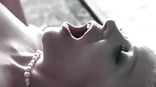 Хтива ципочка Скайлар порно відео моделі Сноу отримує удар в свій анус раком