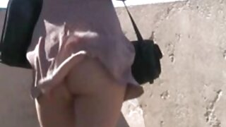 Хтива світловолоса дівчина Бьянка порно відео маструбація Ферреро робить своє тіло мокрим від сечі