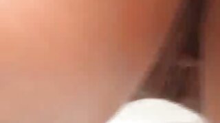Струнка Японська негритянка з радістю смокче волохатий член відео про порно після мастурбації